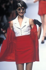 ChristianDior1995WomenRTW98.thumb.jpg.65d55bbe61bc6f0e591d409fd964dd8e.jpg