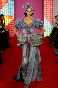 ChristianLacroix2008HauteCouture198.thumb.jpg.0e1576fe81028e667ef64784f9903691.jpg