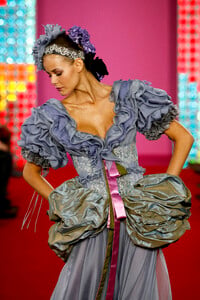 ChristianLacroix2008HauteCouture200.thumb.jpg.ca26bf2b392bc04806b587bd5b1a4d8a.jpg