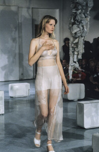 CostumeNational1995WomenRTW30.thumb.jpg.0af4ba7357f40e5fcc6428ca24cadaa7.jpg