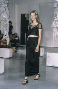 CostumeNational1995WomenRTW35.thumb.jpg.33fa09111da22e5bd9ff3ed25a9121ac.jpg