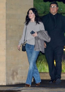 Courteney-Cox---Seen-with-friends-at-Nobu-Restaurant-in-Malibu-01.jpg