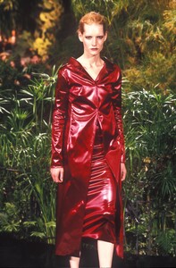 DolceGabbana1999WomenRTW56.thumb.jpg.a6d8d0357651ecd8fb0e73c14cd179b9.jpg