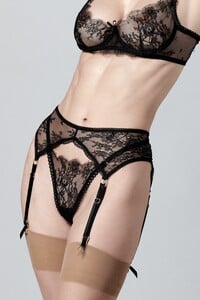 EATS-Black-Garter_cropped.jpg