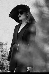 ELLEusa005.jpg