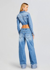 Ecommerce_Crop-23-11-15_CAROLINAJACKET_MARGOJEANS_RIVER__0881_ECOMM.jpg