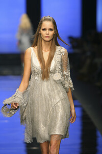 ElieSaab2007HauteCouture33.thumb.jpg.45c9083ccb84155baf9e810fec212c42.jpg