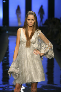 ElieSaab2007HauteCouture34.thumb.jpg.8091d6eb49b203073ed845224f059172.jpg