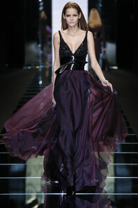 ElieSaab2007WomenRTW47.thumb.jpg.7dce0d0b8761a96f6b6e68fb1ea159f3.jpg