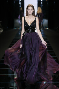 ElieSaab2007WomenRTW48.thumb.jpg.d5525652c113e5bd2e31ac0e5a5329e0.jpg