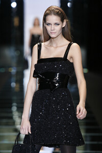 ElieSaab2007WomenRTW5.thumb.jpg.a8a904c9ad92c11e1108c2de26e4ac0a.jpg