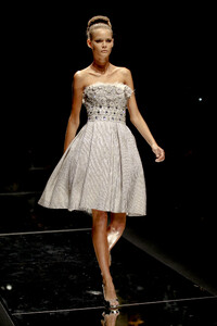 ElieSaab2008HauteCouture12.thumb.jpg.05402b61bb6075fbbcac374fb73d969f.jpg