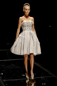 ElieSaab2008HauteCouture13.thumb.jpg.31c43444955bf546e9044f5a63e525c7.jpg