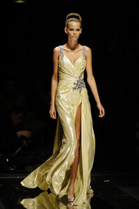 ElieSaab2008HauteCouture266.thumb.jpg.fe5adb22082bffaf32c2e647dad45aaa.jpg