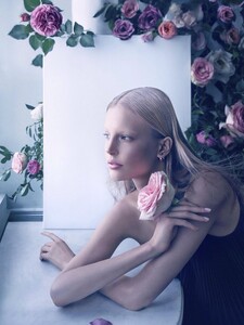 ElisabethErmbyCamillaAkrans(MorningDew-Dior5Spring2014)6.thumb.jpg.53aa9f2eea5db825386750e904a58a03.jpg