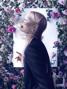 ElisabethErmbyCamillaAkrans(MorningDew-Dior5Spring2014)8.thumb.jpg.f37c741267461a1e13399cc89eae57bd.jpg