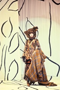 EmanuelUngaro1993HauteCouture26.thumb.jpg.ec1946f3390d1cbdaa979f315ef71ae3.jpg