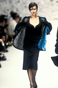 EmanuelUngaro1995HauteCouture34.thumb.jpg.04f3629bdedd05d79fc20e8d77b553d1.jpg