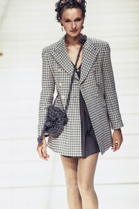 EmporioArmani1995WomenRTW51.thumb.jpg.69324ff23c867fe95410f3c03e26bea8.jpg