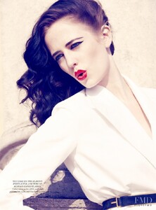 Eva_03.thumb.jpg.4aa3a452f57e6e90e8492c6cfb04d7a8.jpg
