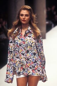 Fendi1995WomenRTW62.thumb.jpg.9fd312eb8ce95fc9d4e61b86d202fad7.jpg