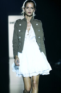 GaetanoNavarra2006WomenRTW47.thumb.jpg.b2eebac5126a5255c291adcabf5f2fda.jpg