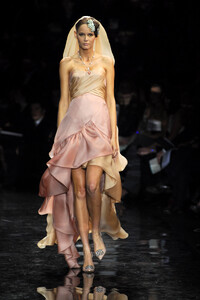 GiorgioArmaniPrive2007HauteCouture228.thumb.jpg.8d764dd2d660ed2586ab7da433cbaca9.jpg