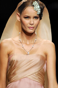 GiorgioArmaniPrive2007HauteCouture231.thumb.jpg.380291af1d94e0d1b3d21b108edcf25a.jpg