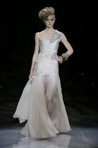 GiorgioArmaniPrive2008HauteCouture240.thumb.jpg.5abb60dee3390f8d89bb9e1b24d09901.jpg