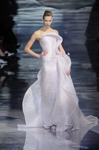 GiorgioArmaniPrive2010HauteCouture218.thumb.jpg.734fab1857b6f2526e9b3ef959c4f201.jpg