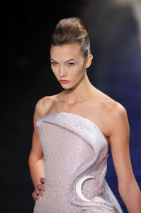 GiorgioArmaniPrive2010HauteCouture223.thumb.jpg.3291d068c550de94dc8c4ce19cabe94e.jpg