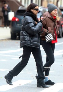 Irina-Shayk---Pictured-in-Soho-while-walking-with-a-friend-in-New-York-10.jpg