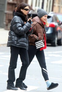 Irina-Shayk---Pictured-in-Soho-while-walking-with-a-friend-in-New-York-11.jpg