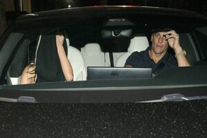 Irina-Shayk---With-Tom-Brady-seen-on-night-out-in-Miami-07.jpg