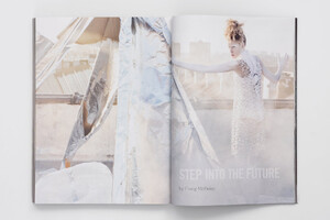 IselinSteiro_CraigMcDean_VogueItalia_StepIntoTheFuture_1.thumb.jpg.fb6c381349862f85cc11e3d03482286e.jpg