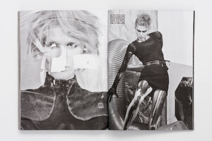 IselinSteiro_CraigMcDean_VogueItalia_StepIntoTheFuture_10.thumb.jpg.bc00d7f57d67b941e838c0a0df5bbebf.jpg