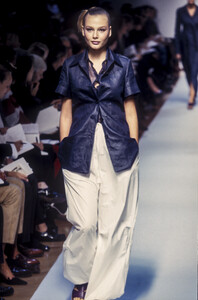 JilSander1995WomenRTW20.thumb.jpg.393295daeaac5d3b6b382ca46e908c64.jpg