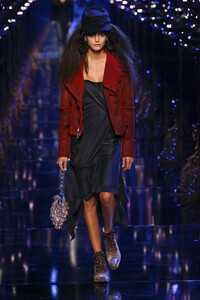 JohnGalliano2006WomenRTW110.thumb.jpg.0128caeccc43567c627570d3aef1b8cf.jpg