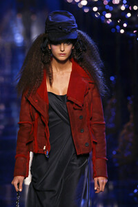 JohnGalliano2006WomenRTW111.thumb.jpg.499cdb897751e11a904069883ae5f6a0.jpg