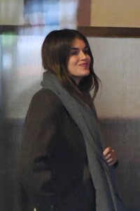 Kaia-Gerber---With-Austin-Butler-spotted-at-I-Sodi-for-dinner-in-New-York-City-20.jpg