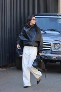 Kendall-Jenner---With-Fai-Khadra-on-Melrose-Place-in-West-Hollywood-02.jpg