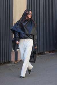 Kendall-Jenner---With-Fai-Khadra-on-Melrose-Place-in-West-Hollywood-09.jpg
