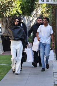 Kendall-Jenner---With-Fai-Khadra-on-Melrose-Place-in-West-Hollywood-21.jpg