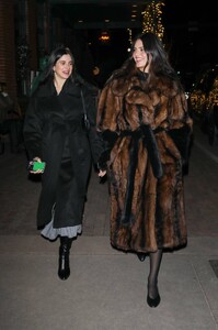 Kendall-Jenner---With-Lauren-Perez-and-David-Waltzer-out-in-Aspen-05.jpg