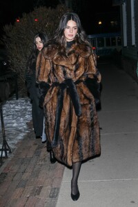 Kendall-Jenner---With-Lauren-Perez-and-David-Waltzer-out-in-Aspen-11.jpg