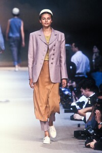 Kenzo1994WomenRTW69.thumb.jpg.f50985ec54aa2255c5bc5976878665bd.jpg