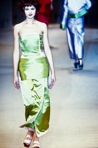 Kenzo1996WomenRTW91.thumb.jpg.683edfa2c06351bfbb8cbd1e90603246.jpg