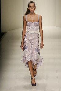 LaPerla2006WomenRTW57.thumb.jpg.1a1e18403d0665b4a0f3ac0e4790343a.jpg