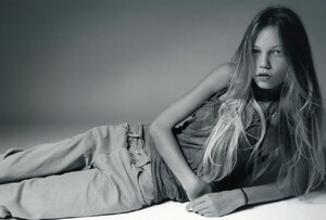 Laura Schellenberg fa30cf15-6f30-471b-be8f-aa6b275d3fb4_thumb.jpg