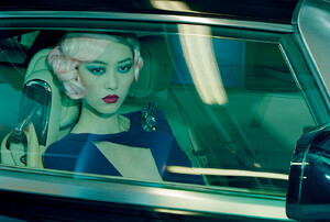 LiuWen-VogueItaliaFebruary2011-3.thumb.jpg.65762327a64218a9eebd9178bc63e9ae.jpg